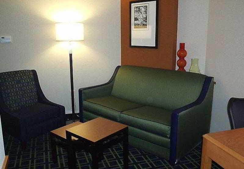 Fairfield Inn And Suites By Marriott Seymour Kültér fotó